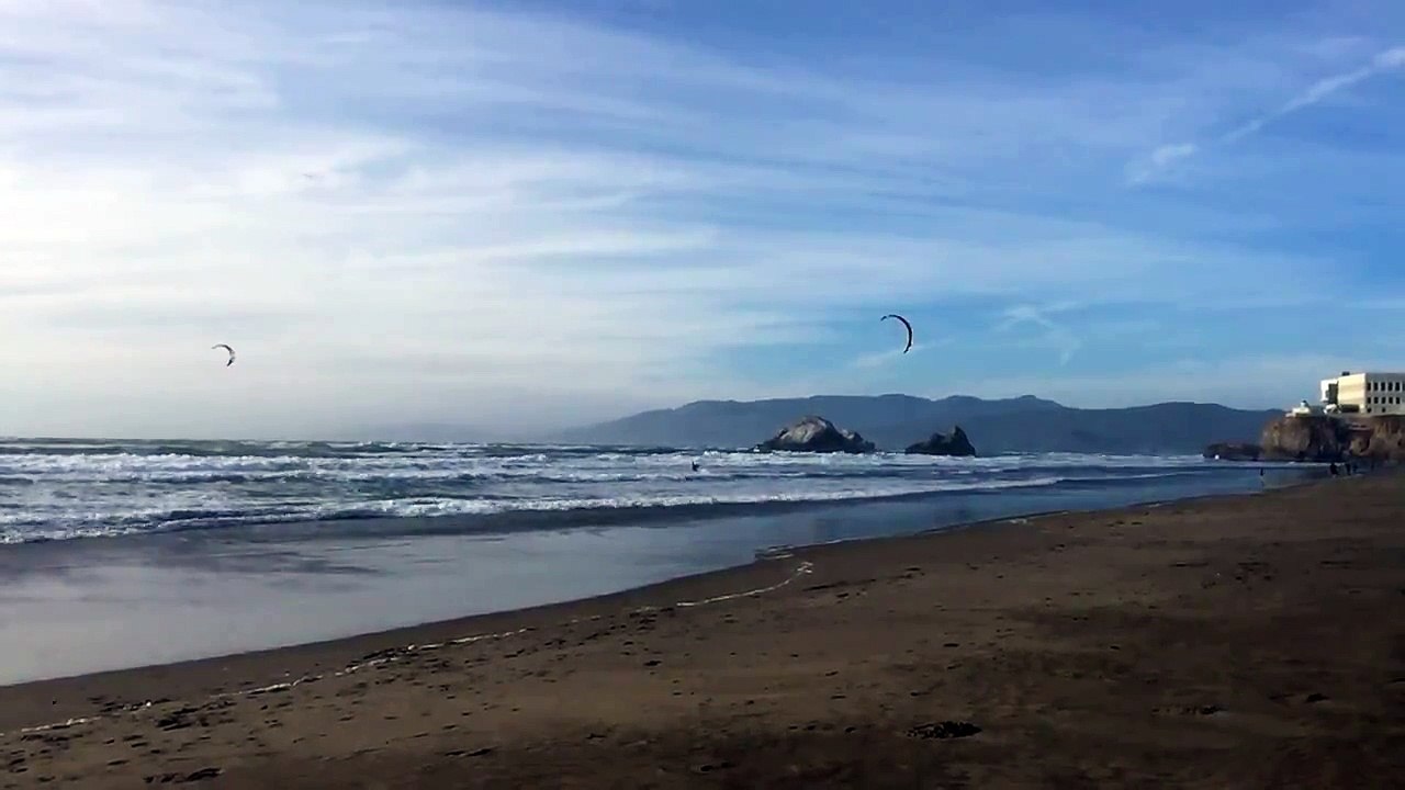 Kite surfers at San Francisco's Ocean Beach 1