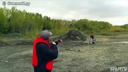 Дай дураку оружие Смешные охотники 2017 Лучшая подборка 2017 гGive a fool a gun Funny hunters the Best selection 2017