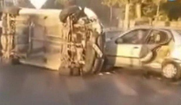 Canlı yayın yaparken önündeki kazayı da çekti