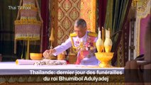 Thaïlande: les ossements du roi placés dans des urnes funéraires