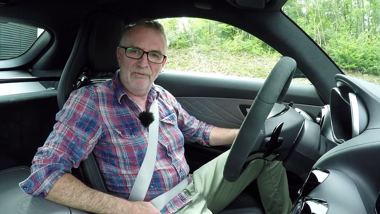 Mercedes AMG GT C Coupe 2017 first drive review-NWI4zJgcQEc