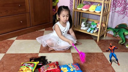 Bad Kids Eating Giant Candy, Learn Colors with Bad Baby Nursery Rhymes for Children - KTRV