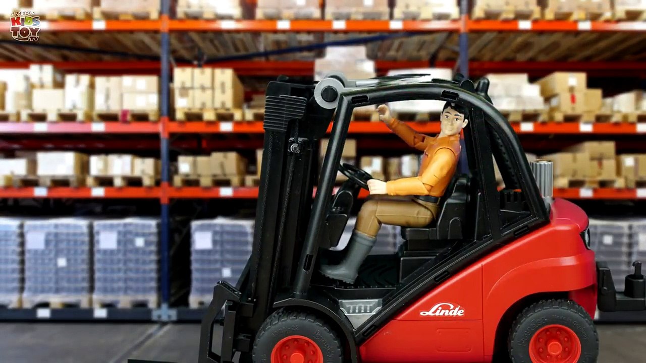 Bruder ATV with the driver 63000 four wheeler ATV Review of toys for boys-UGZhsPYvhr4