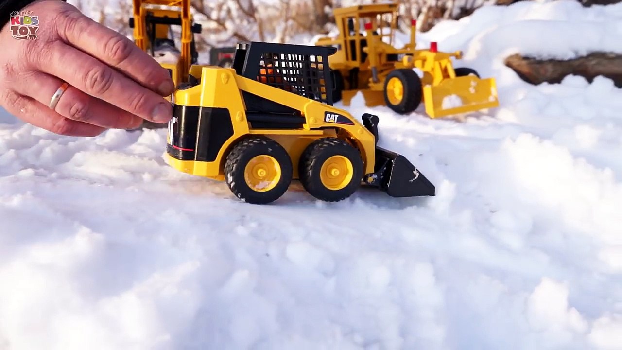 BRUDER. Cartoons about cars. A story with keep and mini loader in a forest. A story about toys. Jeep-rzC98lWlX9M