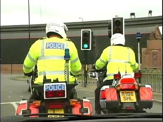 The Dangers Of Being A Motorcycle Policeman-wIVhPWdu4BA