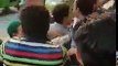 لاہور میں ٹریفک وارڈن اور طلباء کے درمیان ہونے والے جھگڑے کی ویڈیو دیکھیں۔ ویڈیو: جہانگیر حیات۔ لاہور