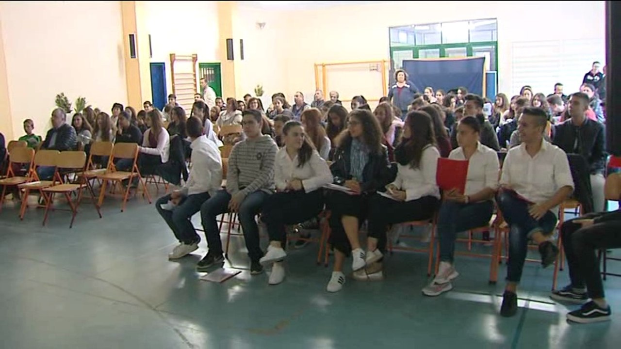 Υπάτη: Ανέστειλαν την κατάληψη για να τιμήσουν το ΟΧΙ. Έδωσαν ραντεβού στο υπουργείο παιδείας