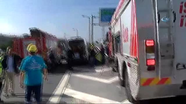 Tem Otoyolu Hasdal Sapağı'nda Sıkışmalı Kaza