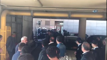 Kazada Ölen Polislerin Yakınları Cenazeleri Teslim Aldı