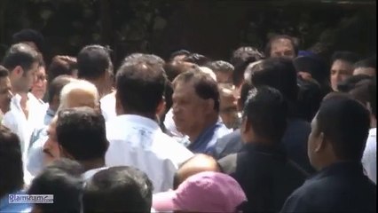 172.Akshay Kumar with Shilpa Shetty in her moment of grief