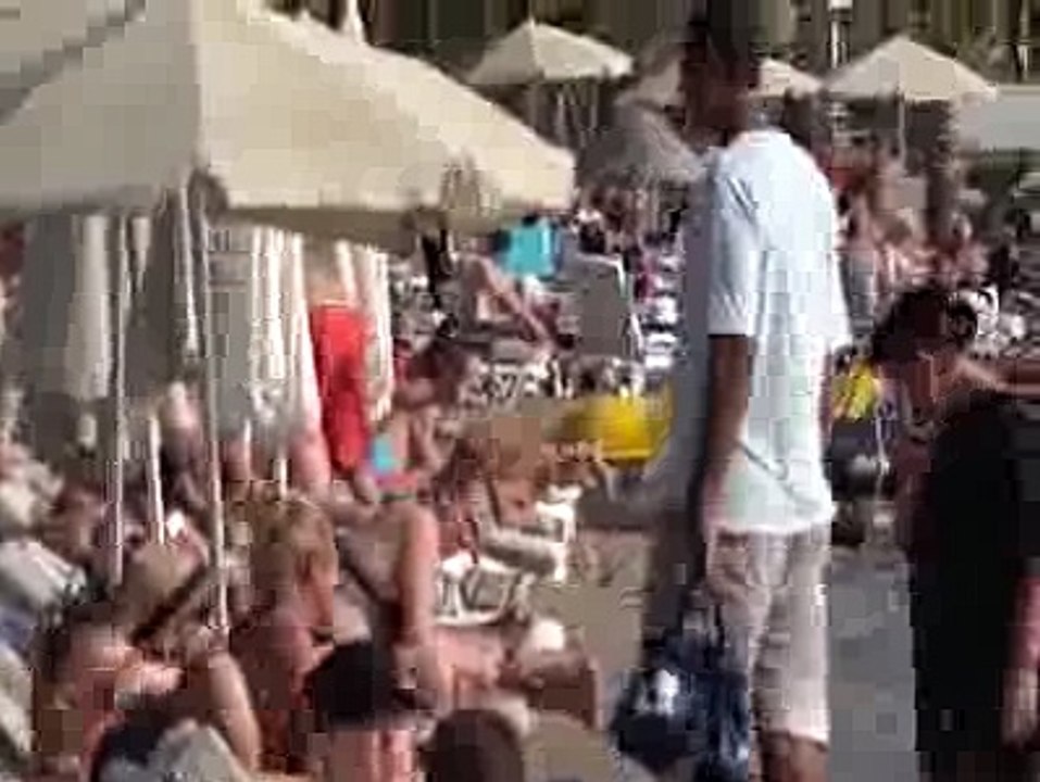 MASAJ YAPMA BAHANESİYLE TURİSTİ RAHATSIZ ETTİLER