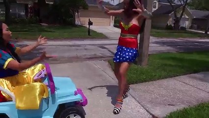 Wonder Woman vs Evil Shoes w/ Snow White, Baby, Joker Police Family, Doritos bath