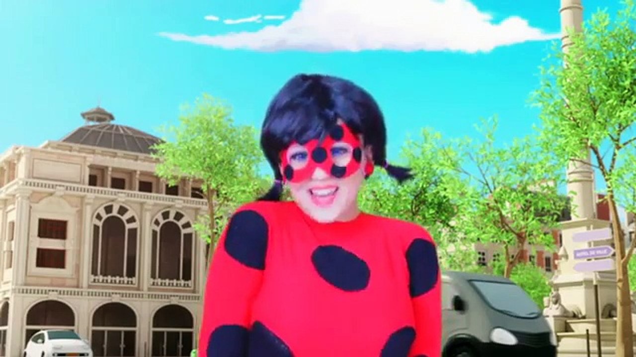 BARBIE VS LADYBUG