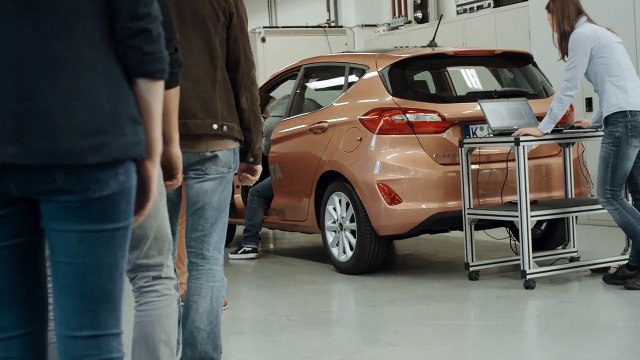 VÍDEO: el robot de Ford que ayuda a desarrollar asientos