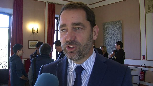 D!CI TV : Christophe Castaner a remercié et décoré un ancien chef de police de Forcalquier