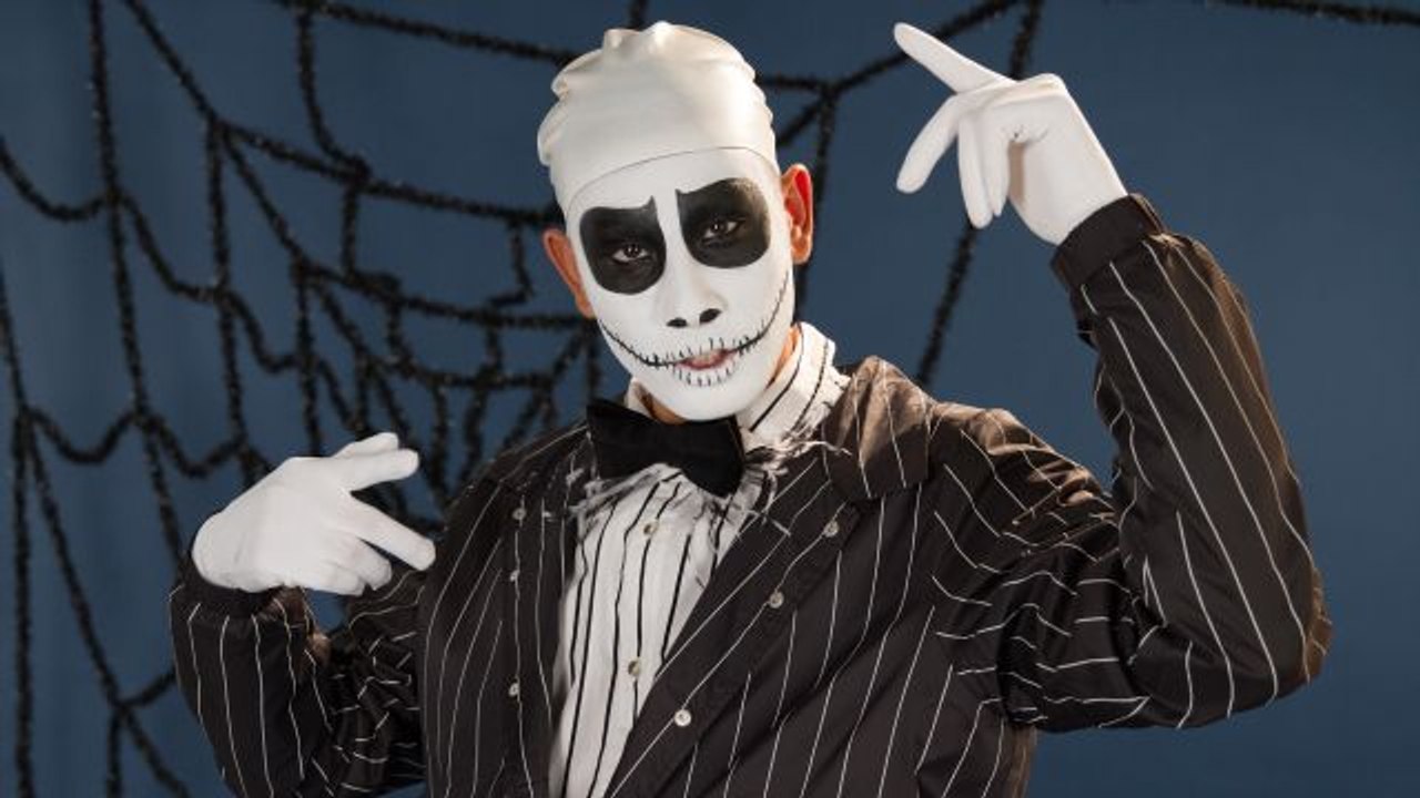 Jake Skellington from "Nightmare Before Christmas" Makeup Tutorial