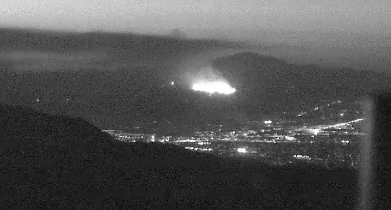 Timelapse Shows Wildfire Burning Dangerously Close to Southern California Homes