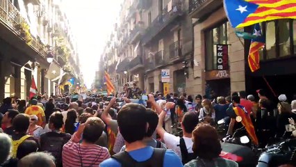 Catalans take to the streets to celebrate the independence