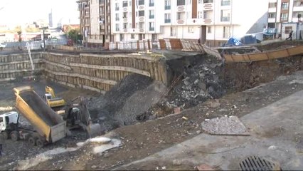 Esenyurt'ta Toprak Kayması: 20 Bina Hasar Gördü