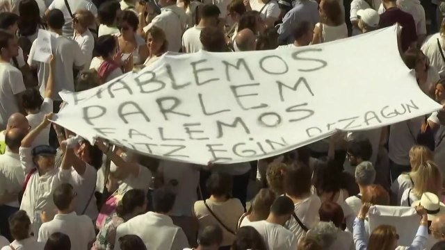 [속보] 카탈루냐 의회, '스페인으로부터 독립 선포' 가결 / YTN