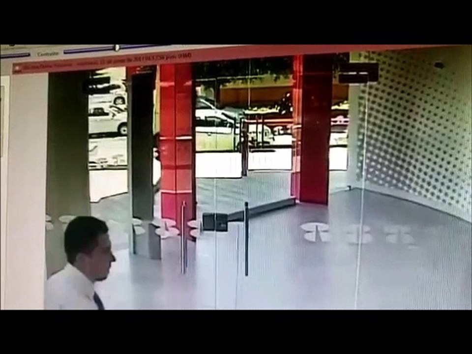 Funcionário evita assalto no mexico
