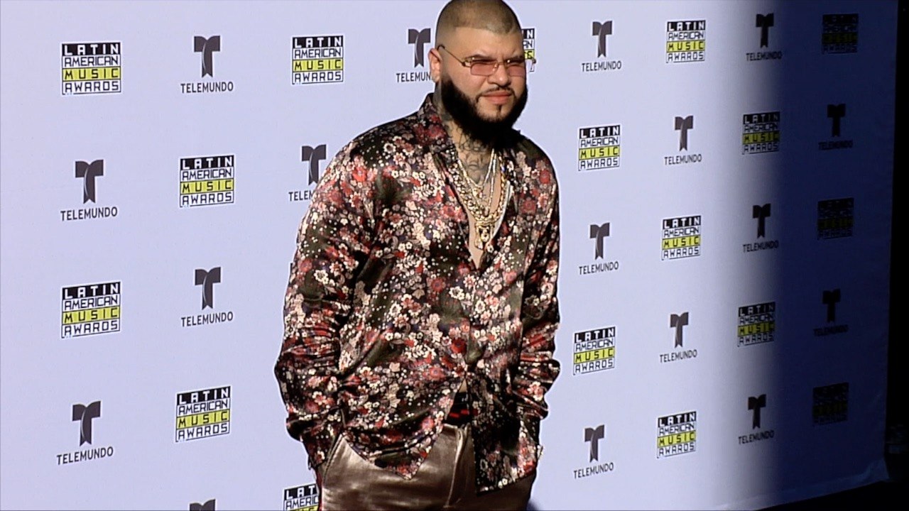 Farruko 2017 Latin American Music Awards Purple Carpet