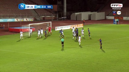 Corner repoussé par le défenseur