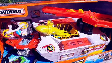 Matchbox Mission Marine Rescue Ship with Car and bathyscaphe Play Set unboxing We are played in pool-D-laEJusxJQ