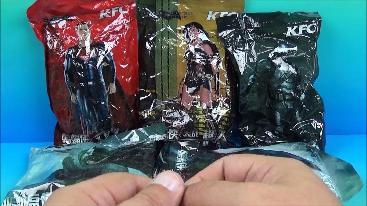 2016 BATMAN VS SUPERMAN DAWN OF JUSTICE SET OF 5 KFC KIDS MEAL TOYS VIDEO REVIEW-niwZMRCz3JI
