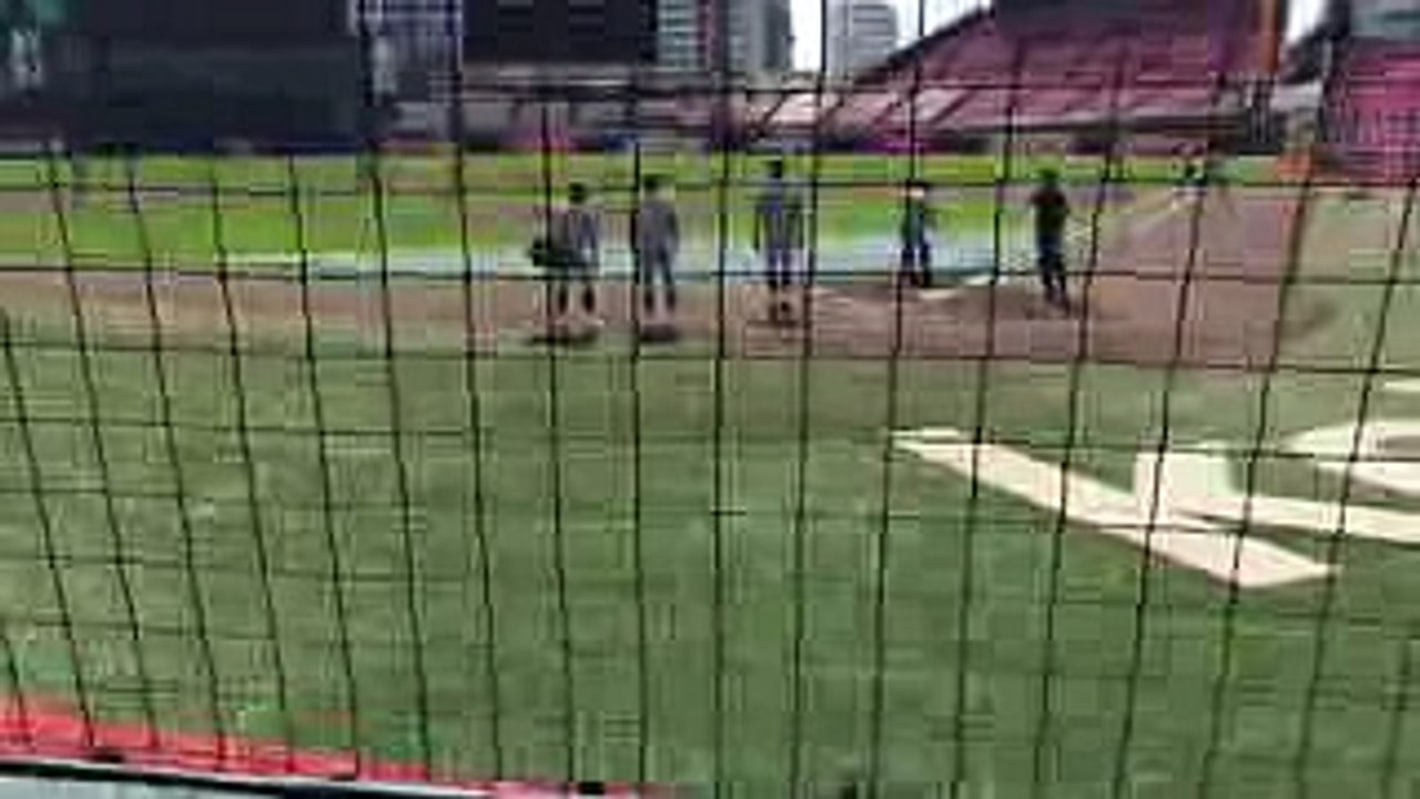 仙台育英シートノック内野
