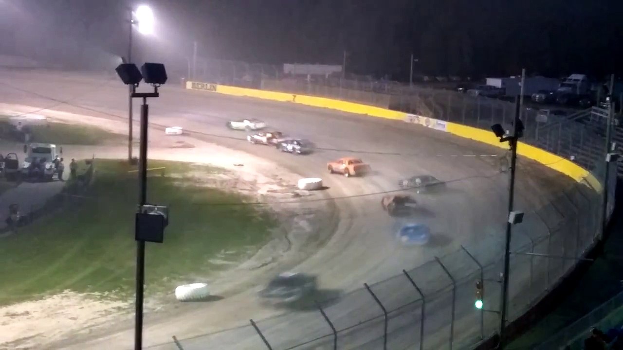 Street Stock Feature Caution #2 on 09-26-14 at Berlin Raceway.