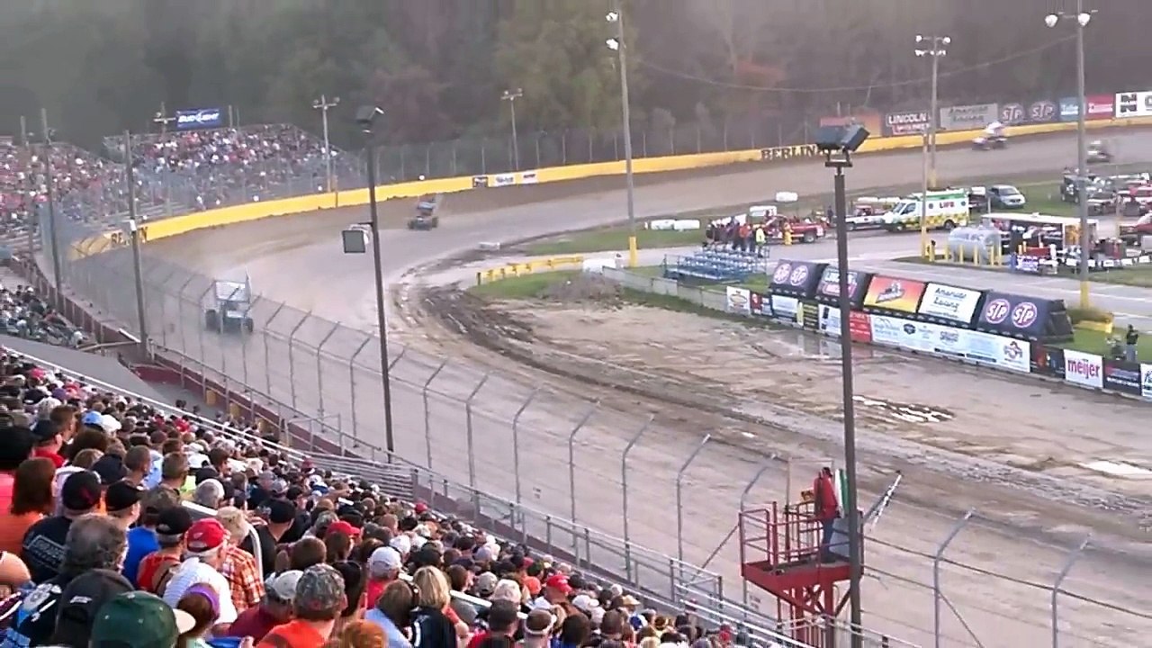 Ryan Ruhl lead the pack in this Outlaw Heat Race at Berlin Raceway on 09 27 14