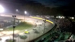 UMP Feature Race at Berlin Speedway on 09 27 14 Part 1