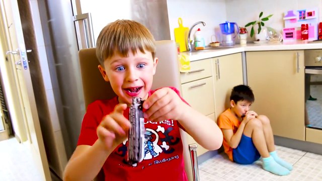 Learn colors with Bad Baby balloons, Сrying Baby Songs Finger Family Nursery Rhymes for kids colours-p0TikCJofvw