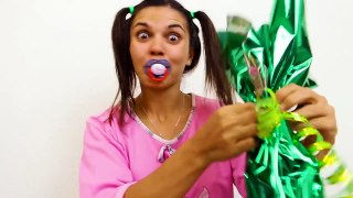 Bad Baby Giant Candy Taste Test Challenge Toy Freaks Family-CoB1WiqdUkM