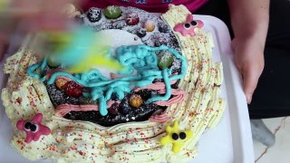 BAD BABY Giant CAKE & Toy Freaks Challenge Annabelle Victoria Candy Hidden Egg-wPYSgwpwces