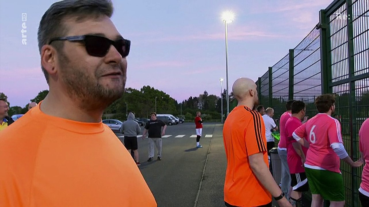 Re: Die Dicken kicken - Wie Briten gegen ihr Fett kämpfen (Doku)