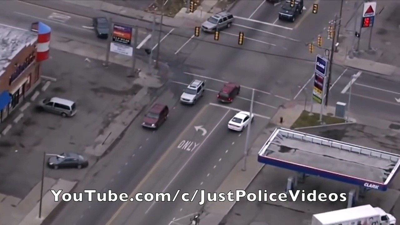 Detroit Dodge Charger Police Chase