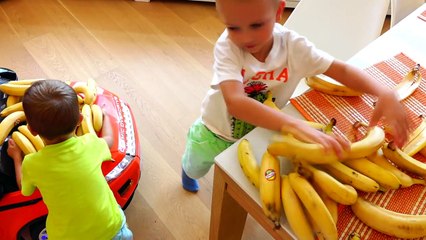 Learn Colors with Baby Banana Pool Бананы в Бассейне Song for Children Song Finger Family for kids-diOf_qROSXM