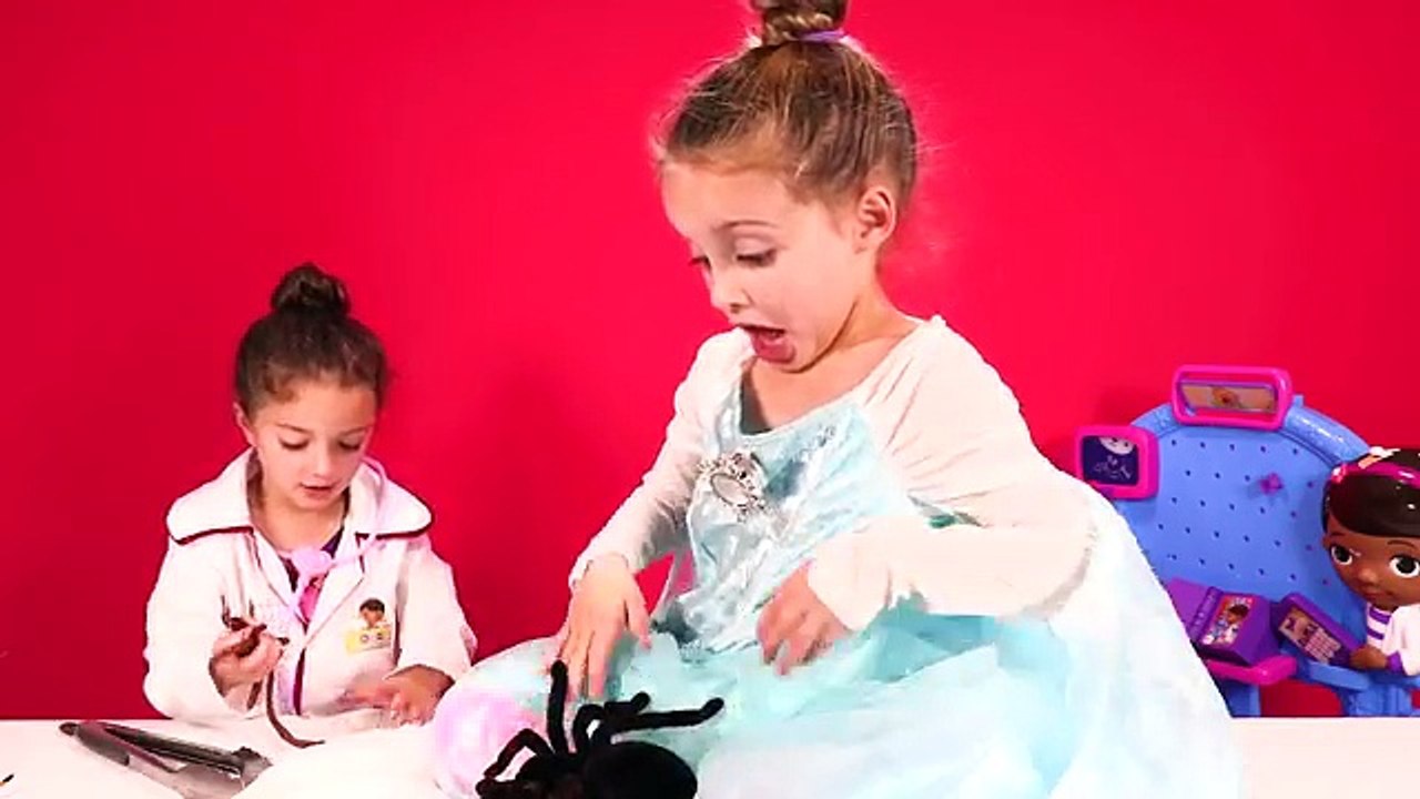 DOC MCSTUFFINS FROZEN ELSA SURGERY NEEDLE CHECKUP! w/ Bad Baby TOYS TO SEE - MaddaKenz
