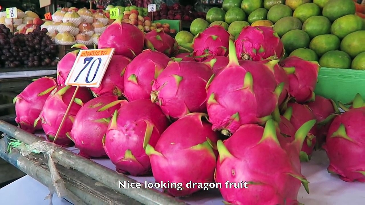 Pattaya Day Scenes - The Low Season | B112