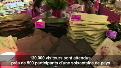 Des mannequins en habits de chocolat pour faire fondre le public