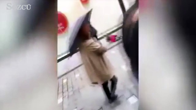 İngiltere'de çocuğunu iple yerde sürükleyen kadın!