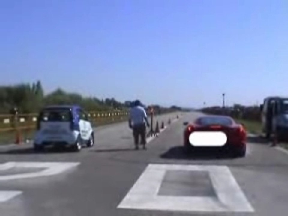 Smart  vs. Ferrari A VOIR!!!