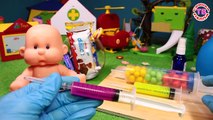 Куклы пупсики играем в дочки матери Видео для детей СЛАДОСТИ Доктор делает укол как мама Мультик
