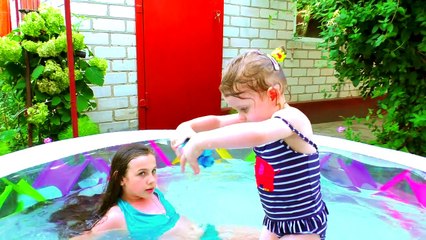 Купаемся в бассейне. Перевоплощаемся в Русалок.