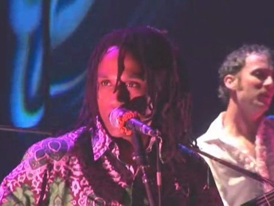 Live : Nouvelle Vague "Heart of Glass"