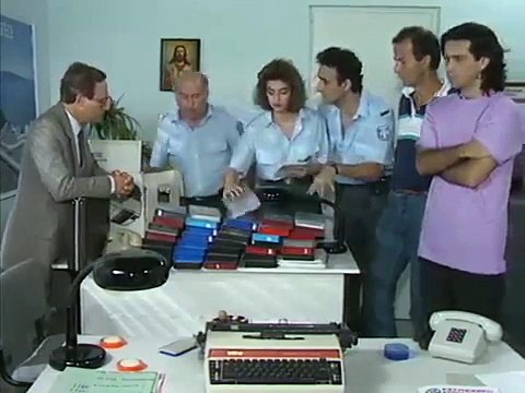 14. Αστυνόμος Θανάσης Παπαθανάσης Ε14 Μόνο όρθιοι