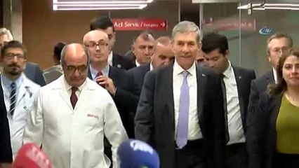 Sağlık Bakanı Ahmet Demircan, Naim Süleymanoğlu'nu Hastanede Ziyaret Etti