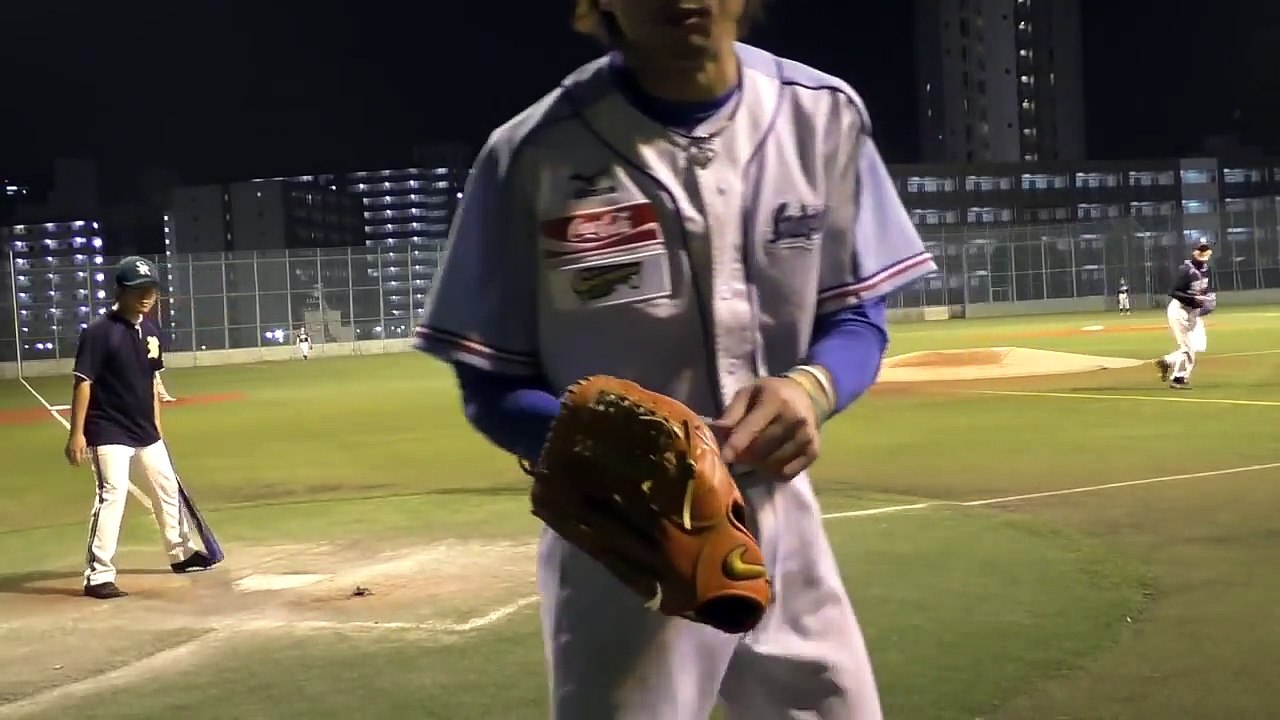 【危険球 】両投げ登板したが思わぬハプニングであわや乱闘騒ぎw